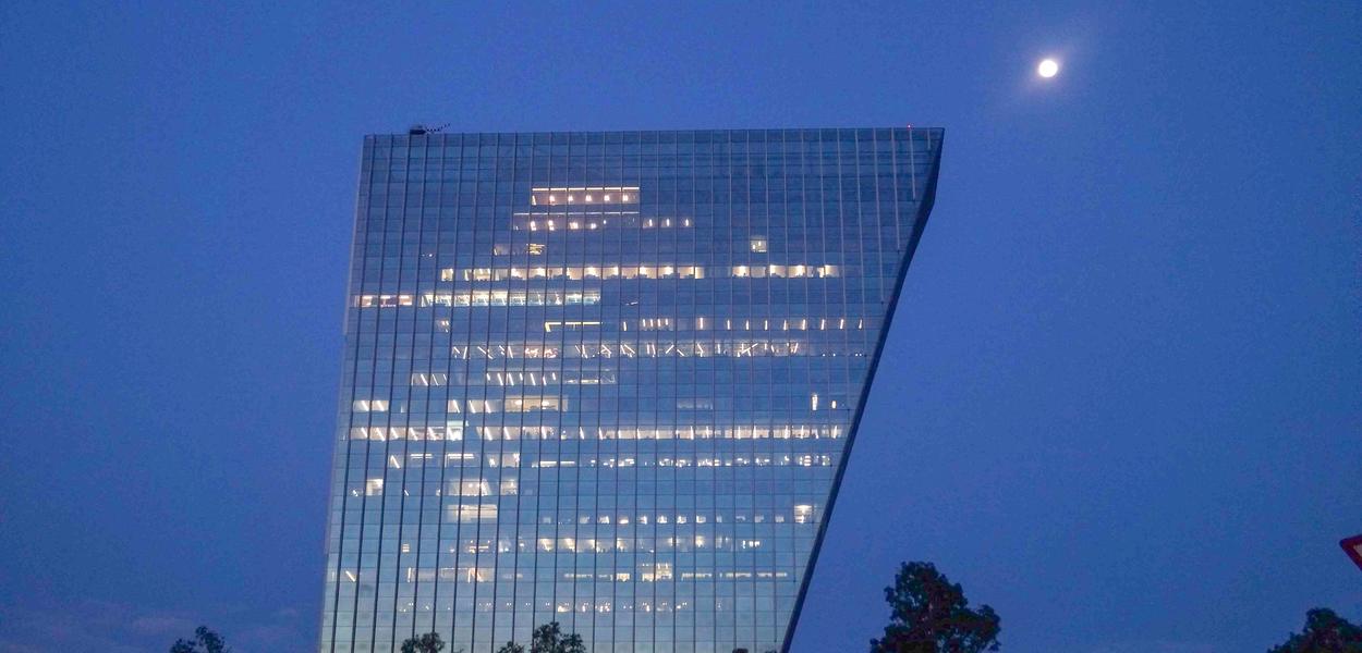 Torre Virreyes at dusk